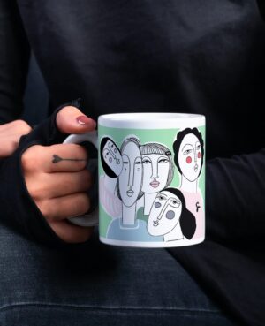 taza verde multitud de mujeres