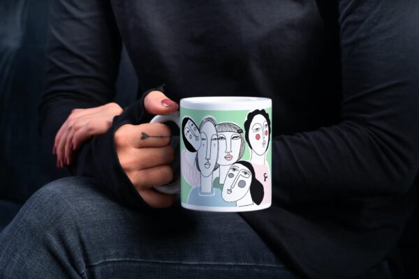 taza verde multitud de mujeres