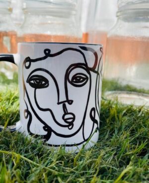 taza asa negra dibujo lineas